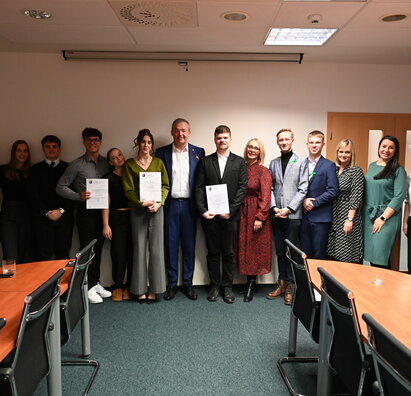 Stretnutie predsedu TSK Ing. Jaroslava Bašku s Krajským mládežníckym parlamentom (KMP TSK) - 1.12.2025